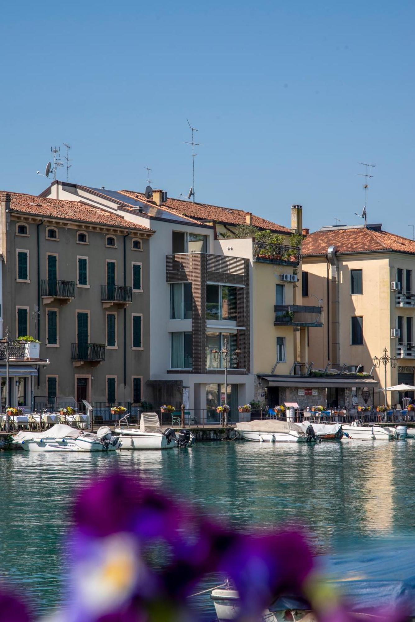 Palazzo Cordigero - Apartments Peschiera del Garda Eksteriør bilde