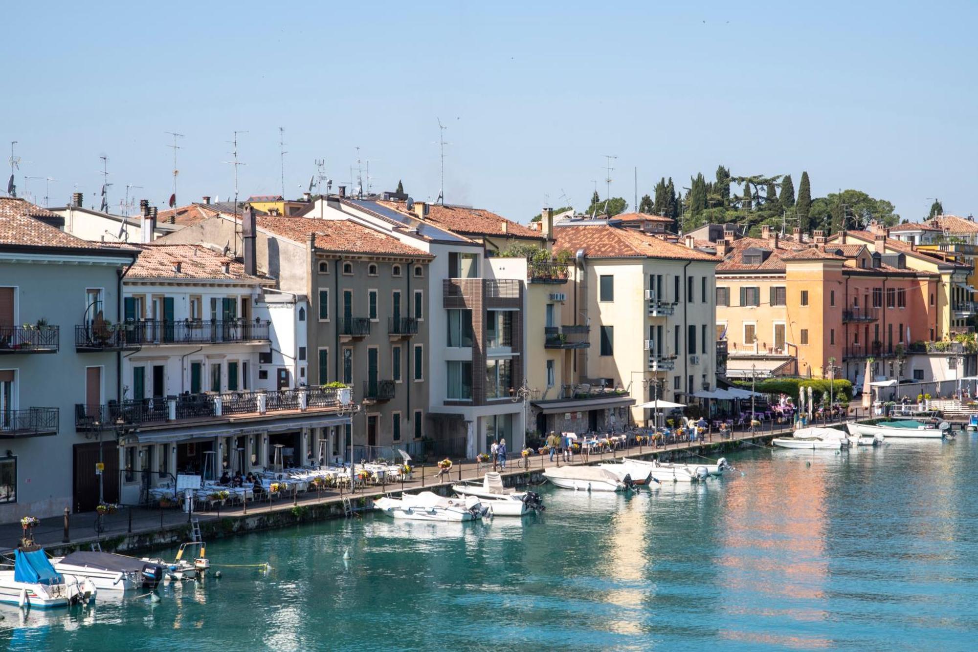 Palazzo Cordigero - Apartments Peschiera del Garda Eksteriør bilde