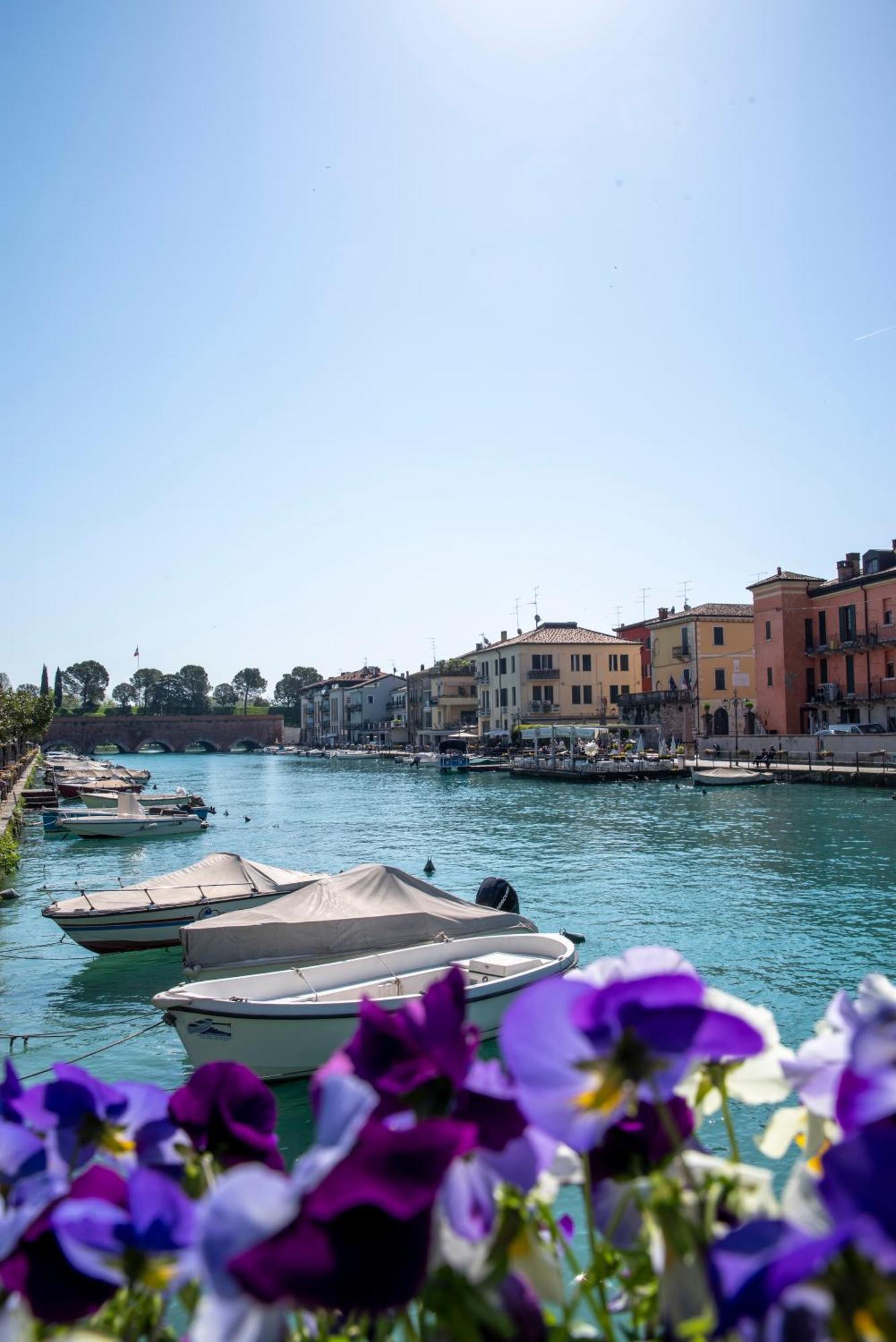 Palazzo Cordigero - Apartments Peschiera del Garda Eksteriør bilde