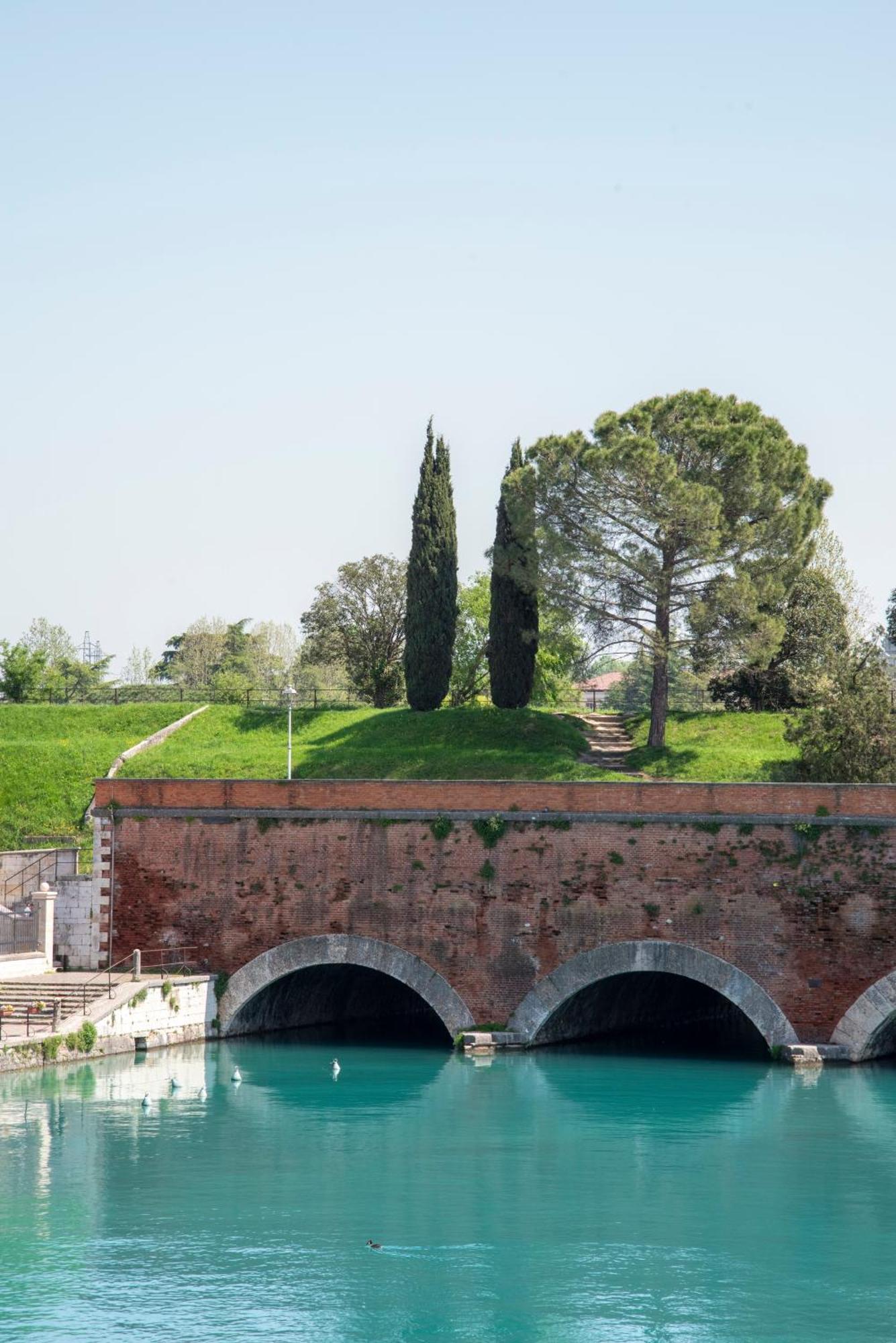 Palazzo Cordigero - Apartments Peschiera del Garda Eksteriør bilde