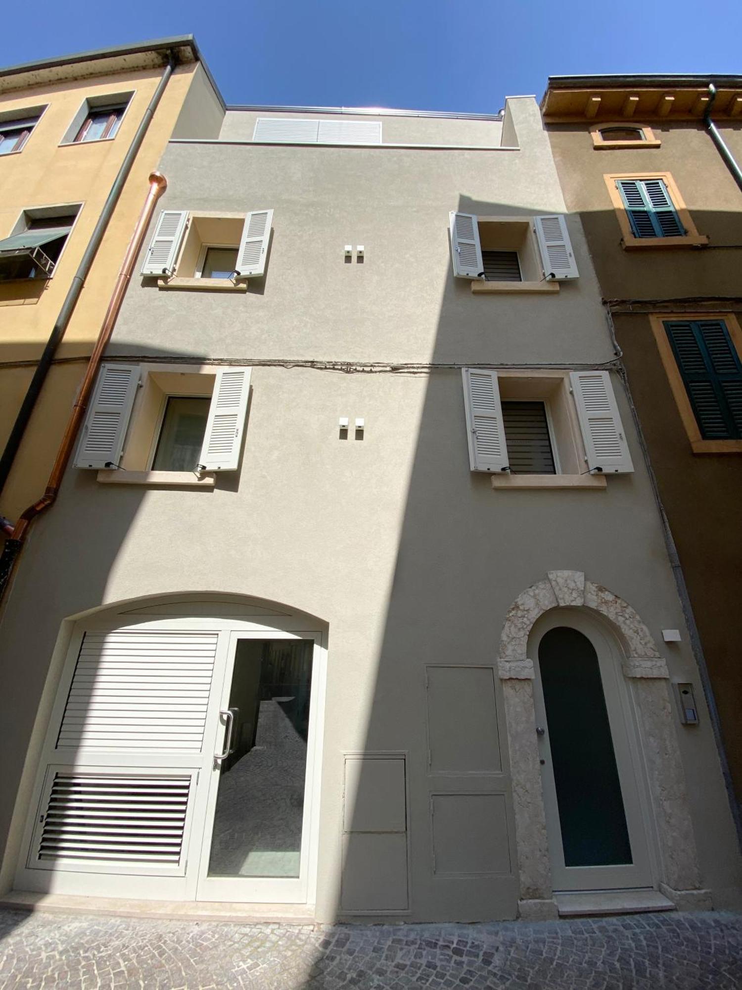 Palazzo Cordigero - Apartments Peschiera del Garda Eksteriør bilde