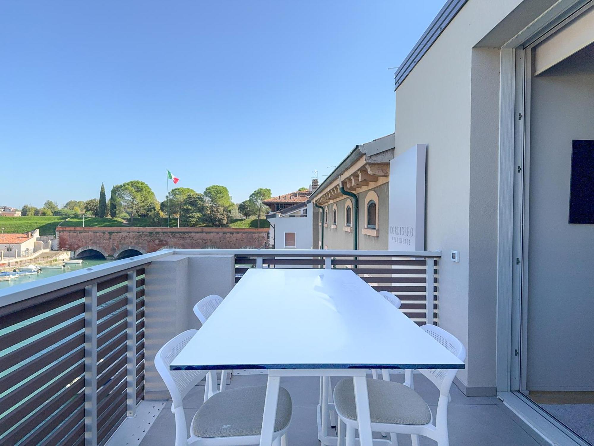 Palazzo Cordigero - Apartments Peschiera del Garda Eksteriør bilde