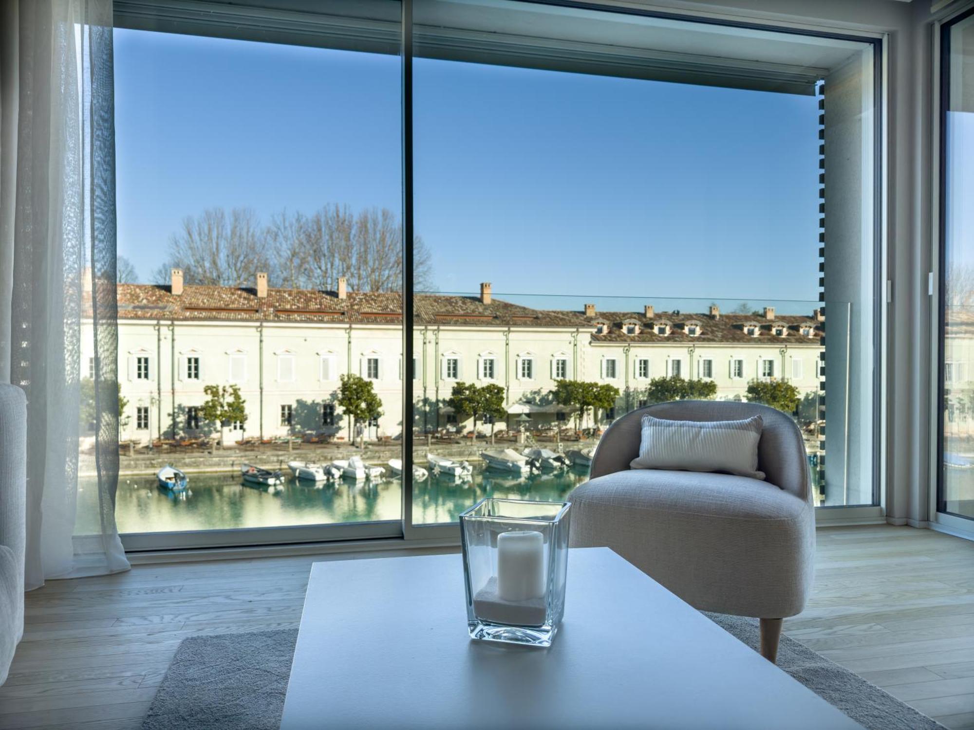 Palazzo Cordigero - Apartments Peschiera del Garda Eksteriør bilde