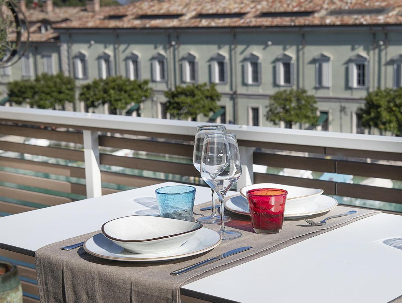 Palazzo Cordigero - Apartments Peschiera del Garda Eksteriør bilde